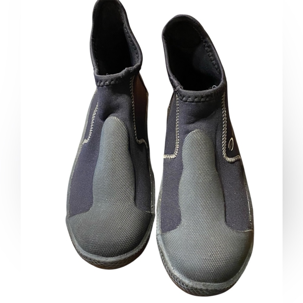 Deep Sea Aqua Purge‎ 3/5 unisex dive booties. Neoprene.  Slip on.  Size 5.